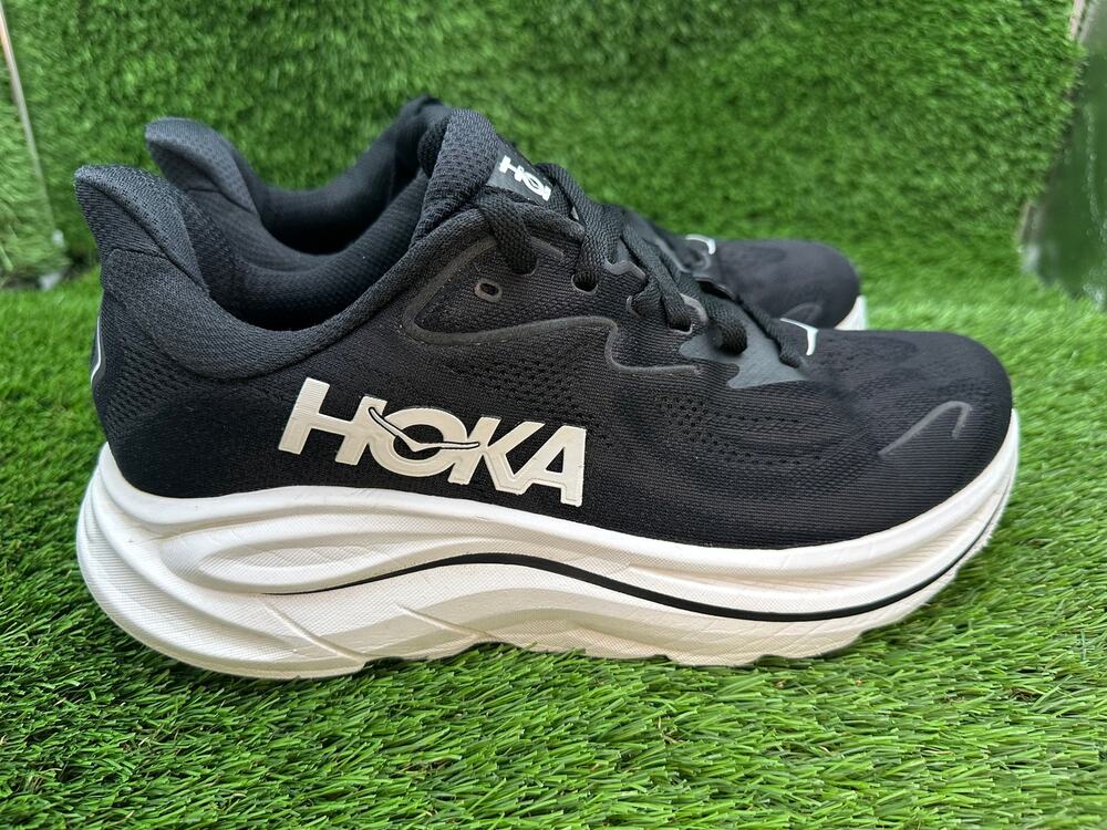 Hoka One One Clifton 10 1162030-BWHT Athletic Sneaker Men's 11D Black Jacquard